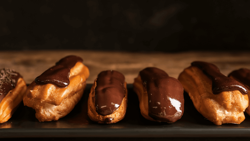 エクレア:éclair